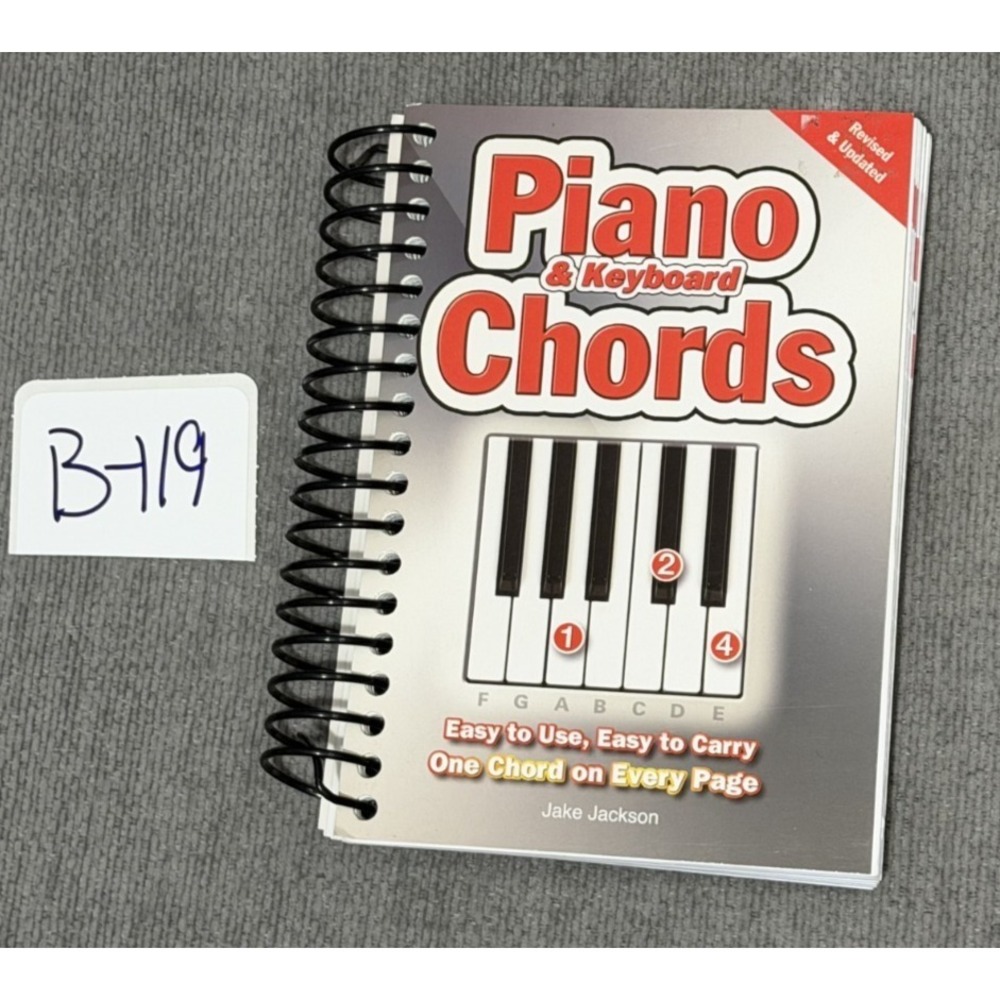 Piano & Keyboard Chords: Easy-to-Use, Easy-to-Carry, One Chord on Every‎ Page